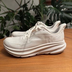 White Hoka Clifton 9 / size 9.5, / WORN TWICE